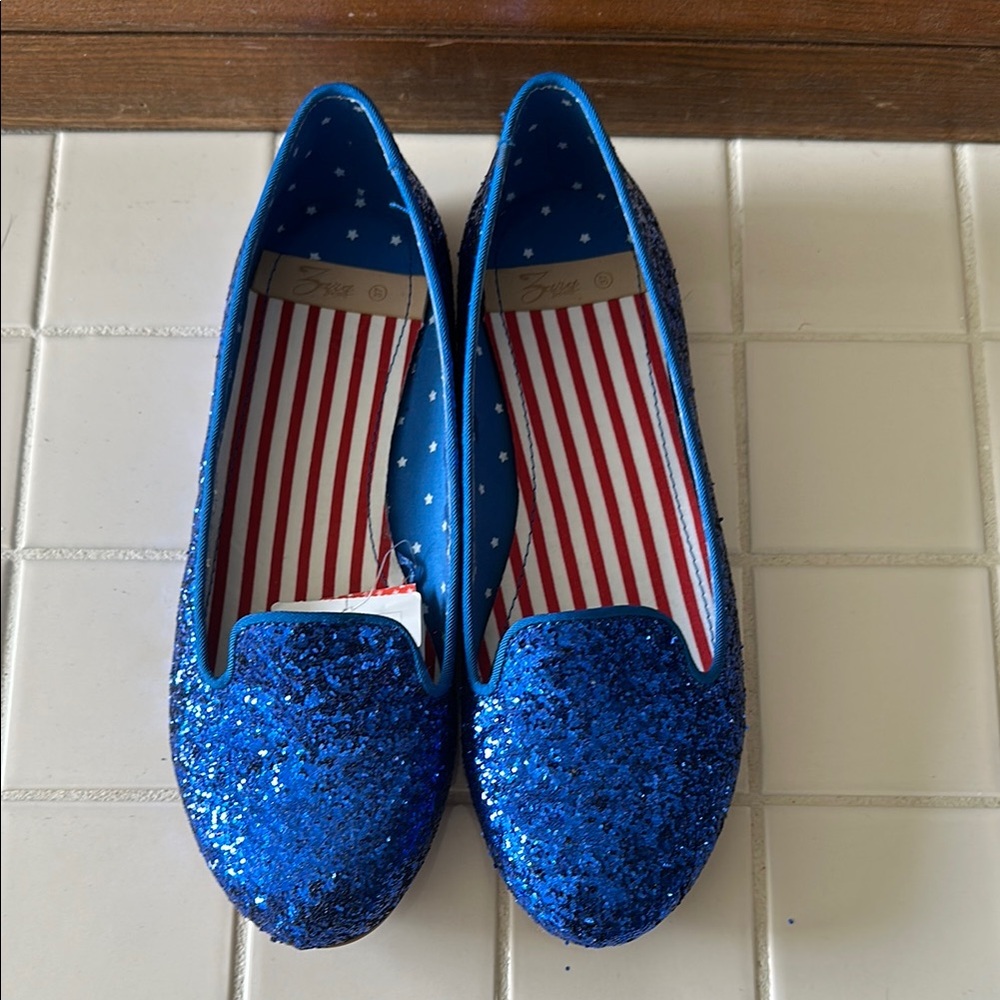 Blue Glitter Kids Shoes NWT kids size 4